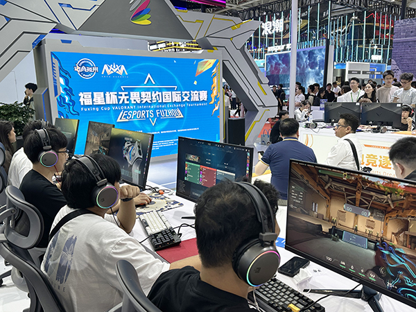 九游娱乐：全息AI旅推官亮相数峰VR骑马漫游”武夷——网龙展区奇幻体验引观众“二刷三刷”(图8)