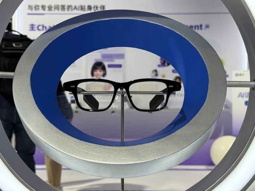 九游娱乐：人工智能大会彻底引爆展区水泄不通门票炒到2000多暴走3万步带来最全看点(图7)