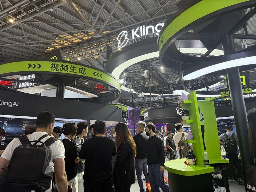 九游娱乐：人工智能大会彻底引爆展区水泄不通门票炒到2000多暴走3万步带来最全看点(图11)