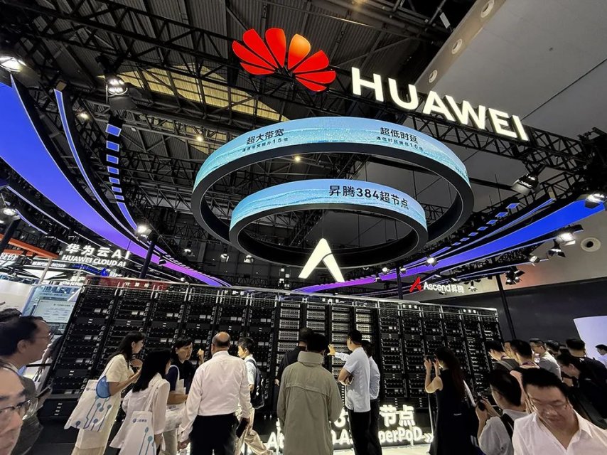 九游娱乐：人工智能大会彻底引爆展区水泄不通门票炒到2000多暴走3万步带来最全看点(图31)