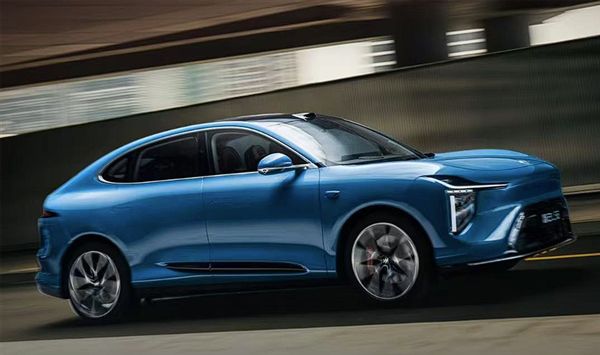 Sam Altman：AI存在泡沫；宇树机器人夺金王兴兴：用遥控追求极致速度；蔡浩宇AI游戏上架2719元｜极客早知道(图7)