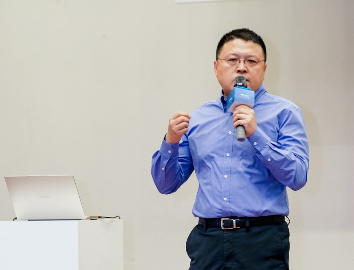 为青春加点“AI” 英特尔酷睿Ultra点亮校园生活(图1)