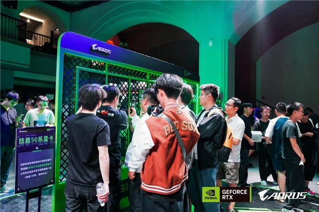 玩家齐赴技嘉AORUS DAY山城之约RTX 50“嘉”速营奏响电竞狂想曲(图5)