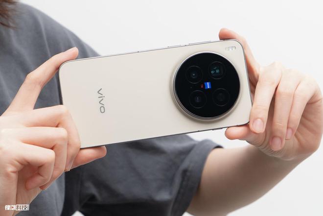 vivo X300 Pro评测：影像与性能的双重越级(图1)