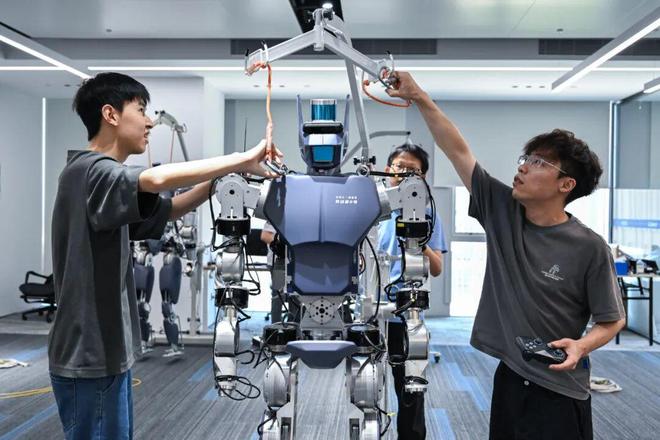 九游娱乐：中国最有钱最魔幻的行业正在起变化(图2)