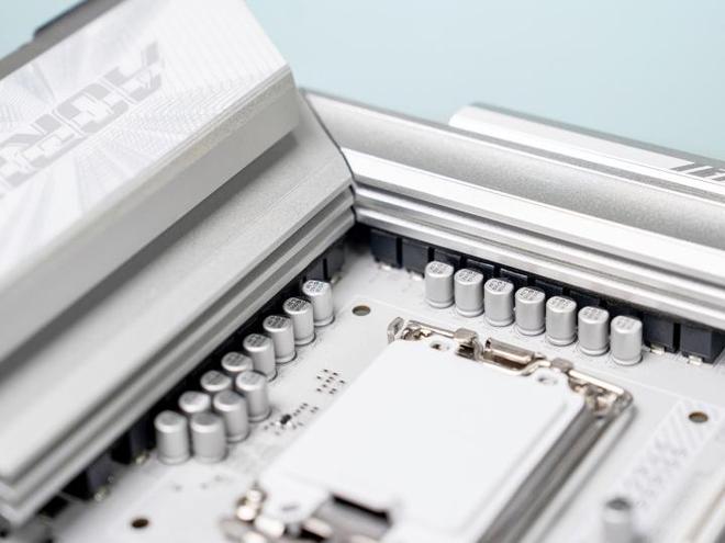 性能与颜值双高组合：技嘉Z890电竞冰雕+酷睿Ultra 9 285K体验(图4)