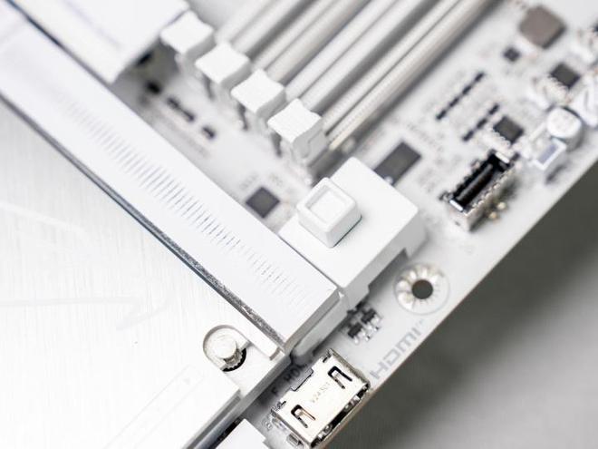 性能与颜值双高组合：技嘉Z890电竞冰雕+酷睿Ultra 9 285K体验(图13)