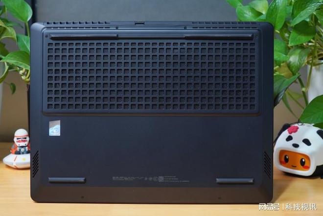 九游app：引领革新 OMEN暗影精灵11获年度电竞首选游戏本奖(图4)