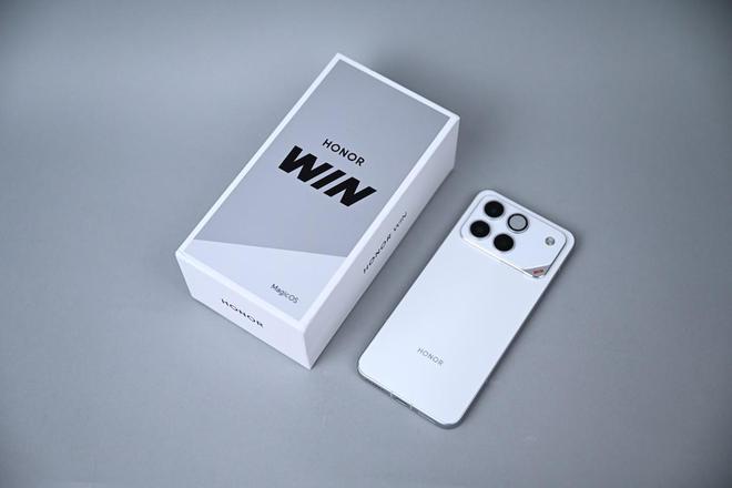 九游app：荣耀WIN获科技视讯“年度最佳电竞手机”奖(图1)