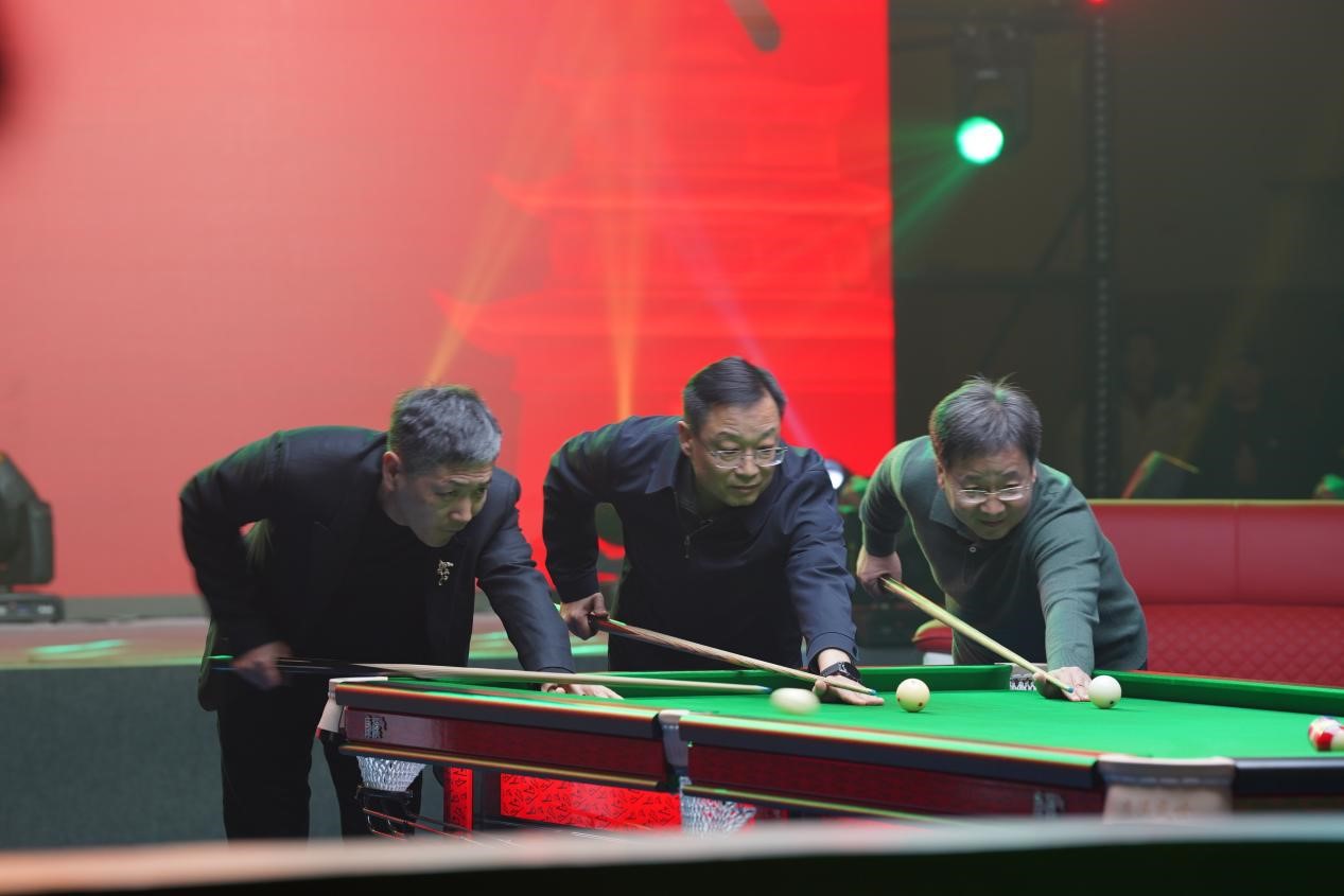 九游娱乐：草根与职业同台中国霸州首届中式台球产业争霸赛燃情开打(图1)