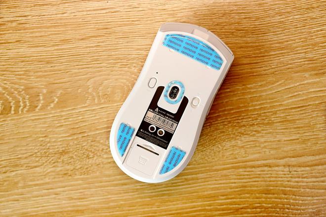 磁吸充电设计更适合中大手的轻量化三模电竞鼠标！(图6)