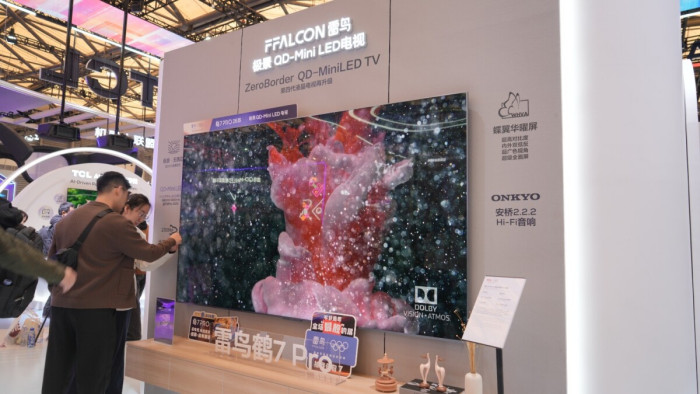 九游app：AWE 2026：雷鸟电竞显示器第四代液晶电视双品类线下首秀(图4)