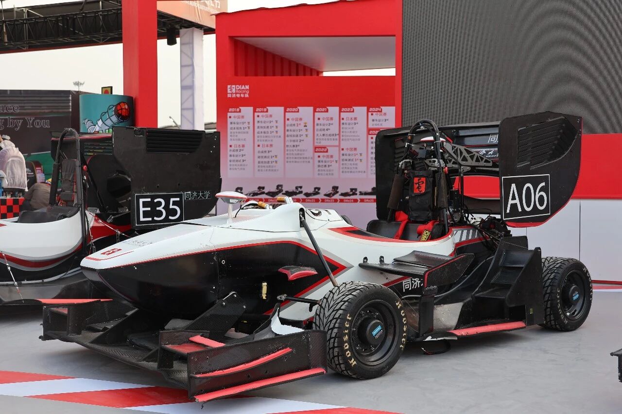 同济53名“小青凝”志愿者为2026 F1上海站保驾护航(图9)