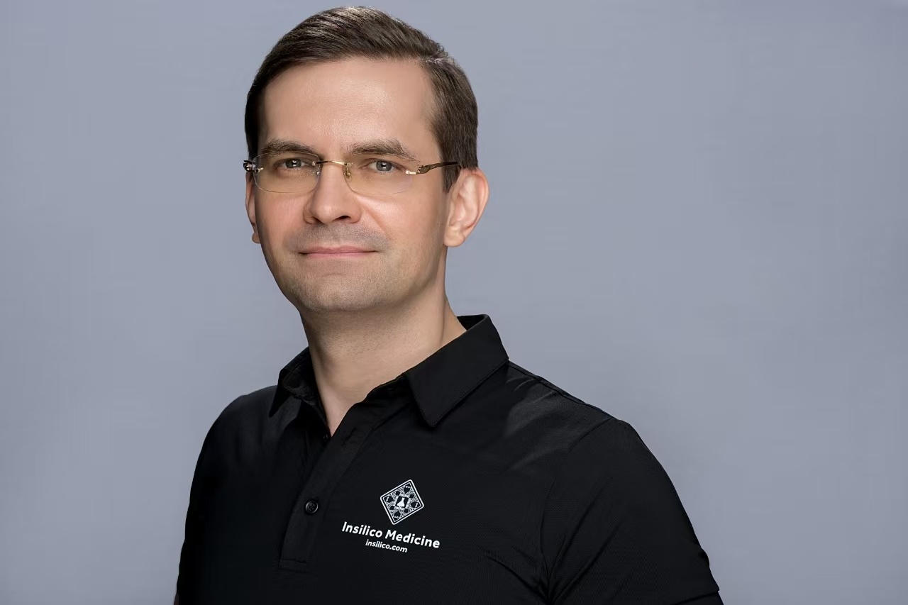 邮箱里突然塞满了跨国药企的合作邀约 对话英矽智能CEO亚历克斯：AI制药下半场商业模式定生死(图2)