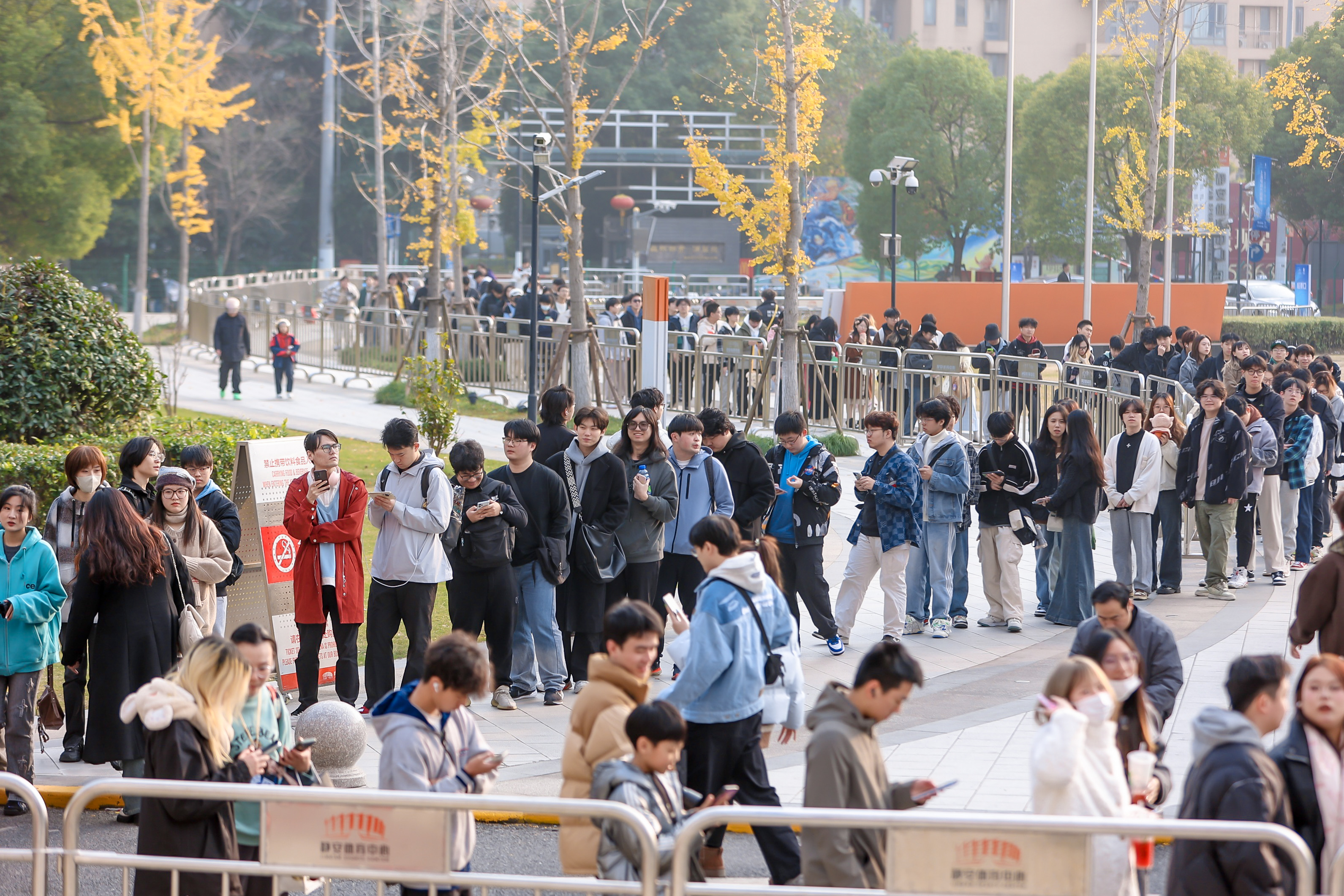 九游app：电竞人一年一度的期待上海电竞大师赛究竟有何魅力(图1)